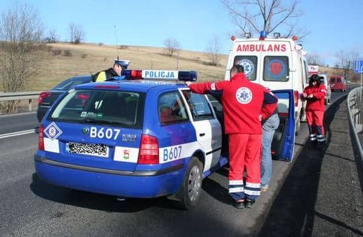 Pirat drogowy staranował samochód i uciekł