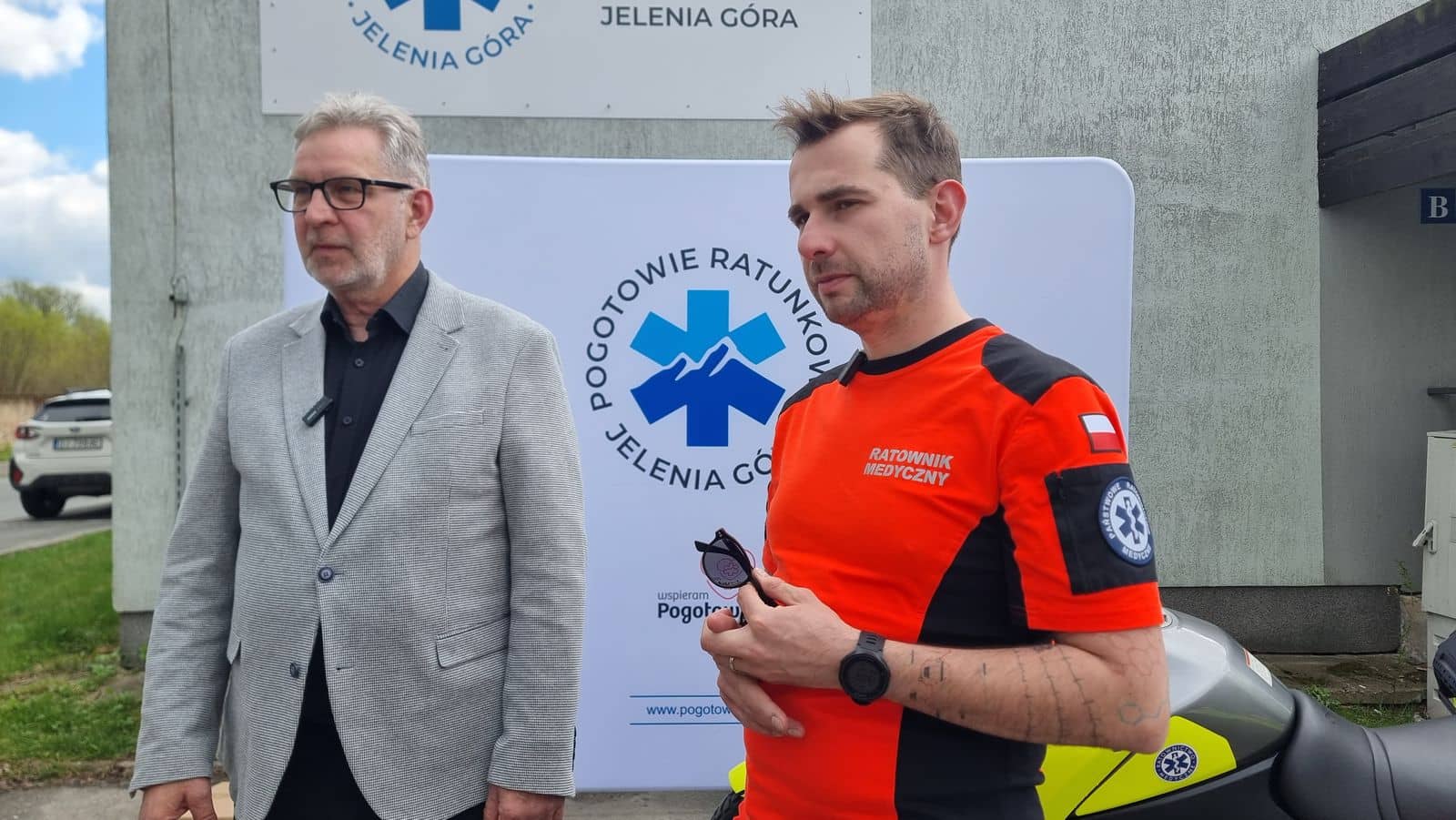 Motoambulans pogotowia wraca na drogi