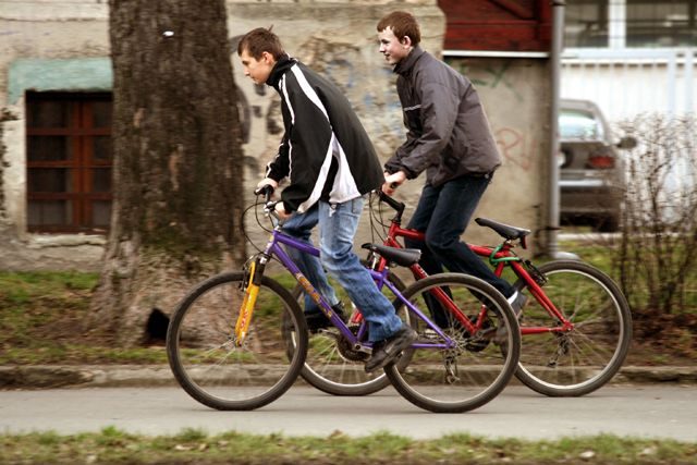 Dla rowerzystów w Jeleniej Górze najbezpieczniejsze są chodniki.
