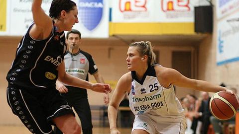 Kibice wiązali wielkie nadzieje wraz z przyjazdem do Jeleniej Góry Brittany Jackson, tymczasem amerykańska gwiazda jak na razie zawodzi.