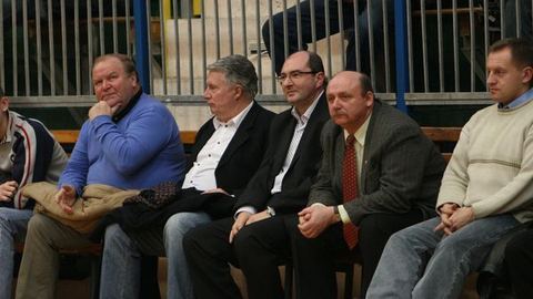 Prezydent Marek Obrębalski często bywa na meczach naszych drużyn, czego nie można powiedzieć o członkach komisji, która dzieliła pieniądze.