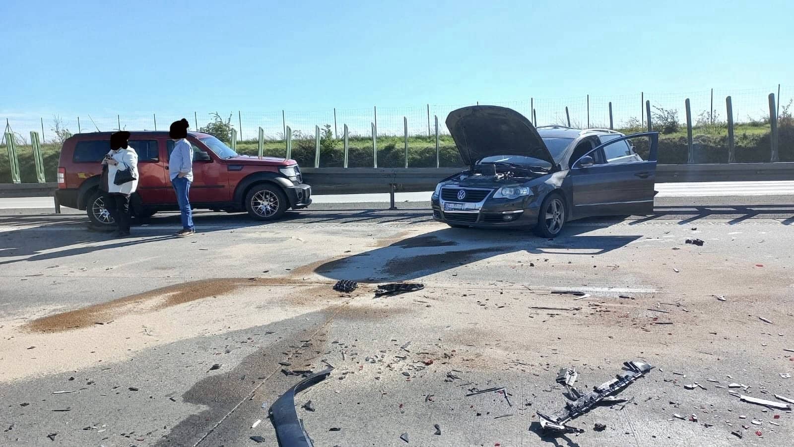 Mały karmbol z udziałem czterech samochodów