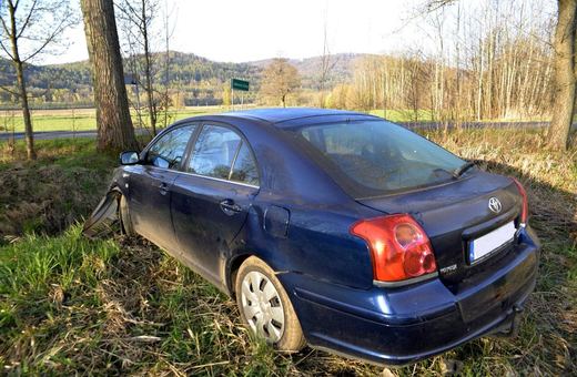 Toyota wypadła z drogi