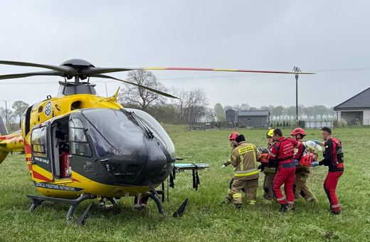 Poważny wypadek, mężczyzna spadł z rusztowania