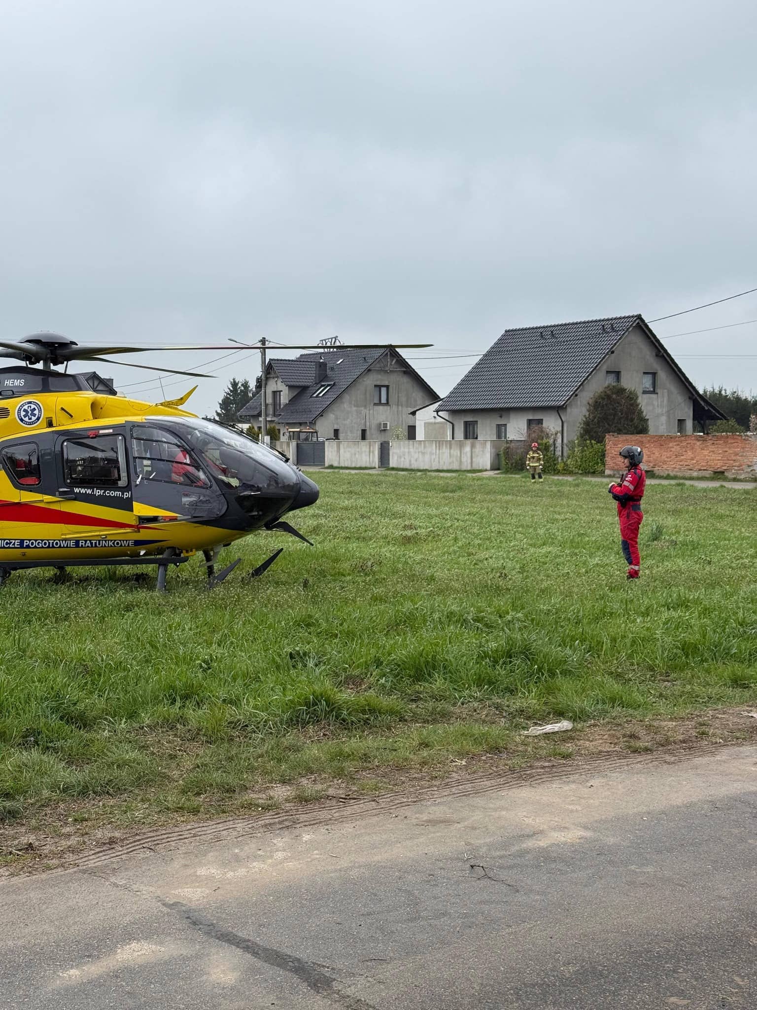 Poważny wypadek, mężczyzna spadł z rusztowania