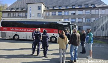 Mundurowi oddają krew – wspólna akcja w Jeleniej Górze z dużym odzewem