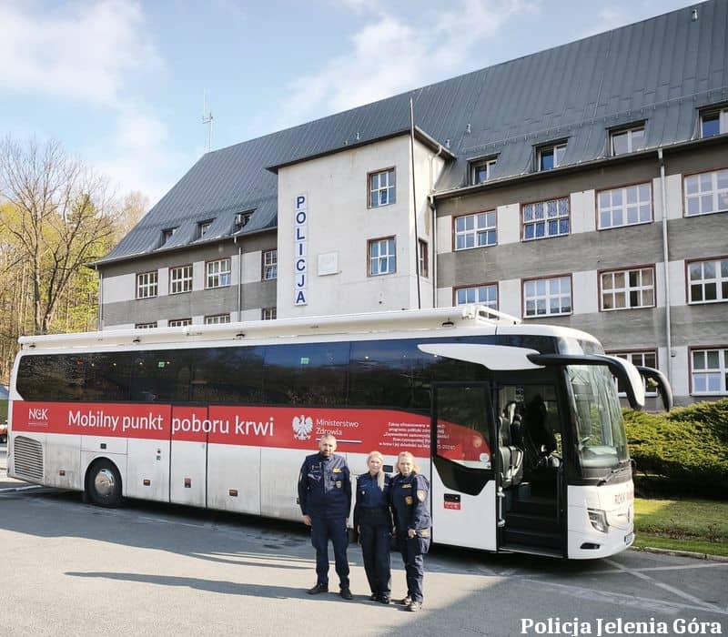Mundurowi oddają krew – wspólna akcja w Jeleniej Górze z dużym odzewem