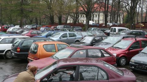 Męki podatników przy urzędzie skarbowym