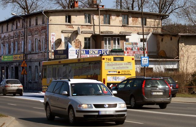 UIlica Wolności na wysokości dawnego Zajazdu Cieplickiego.