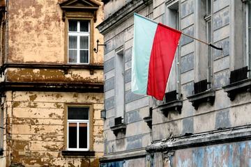 Biało–czerwone święto – flaga ożyje