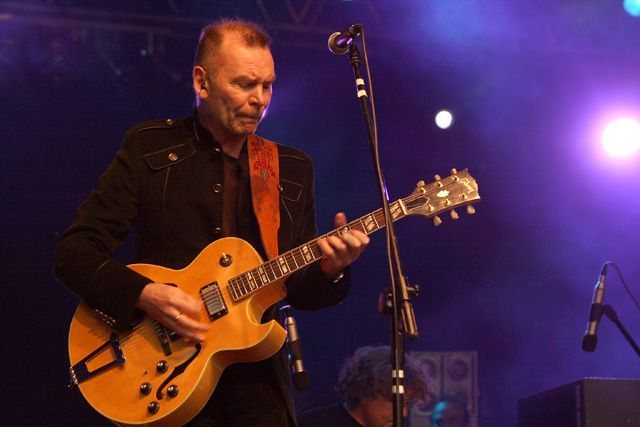Biało–czerwona Jelenia Góra z gwiazdami rocka