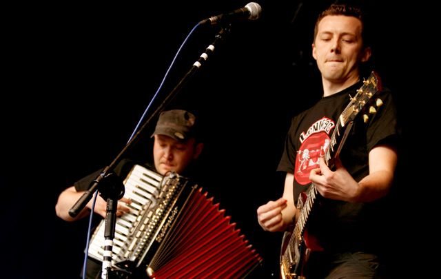 Biało–czerwona Jelenia Góra z gwiazdami rocka