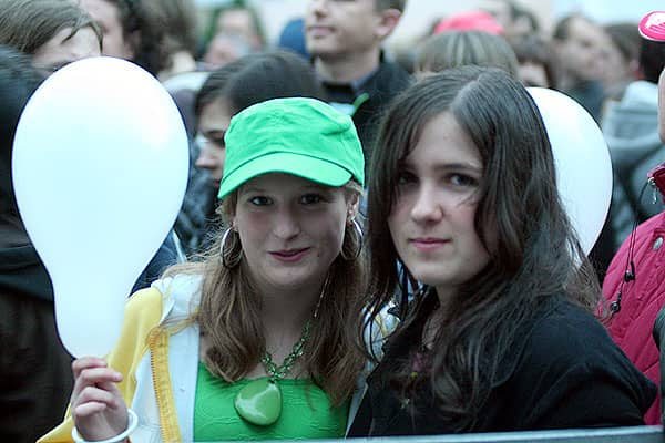 Biało–czerwona Jelenia Góra z gwiazdami rocka