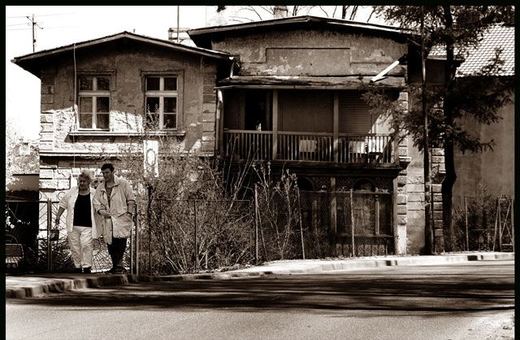 Ulica Chełmońskiego do 1945 roku nazywała się Seydelstrasse na pamiątkę po wielkim jeleniogórzaninie, który przy niej mieszkał.