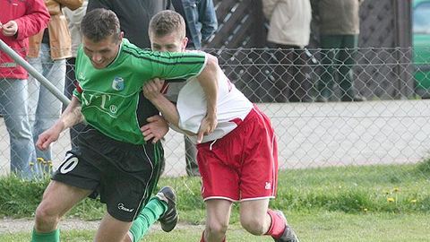 Remis w meczu na szczycie ligi okręgowej
