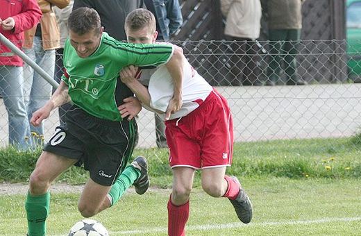 Remis w meczu na szczycie ligi okręgowej