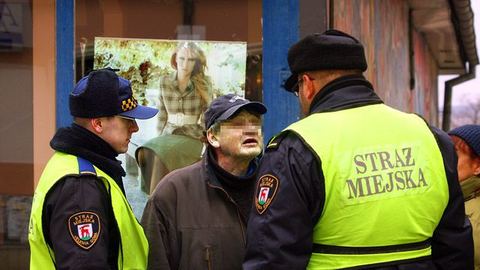 – To ciężka służba. Naprawdę nie ma nam czego zazdrościć – mówią strażnicy.