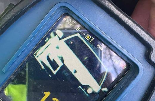 Jechał 127 km/h w mieście