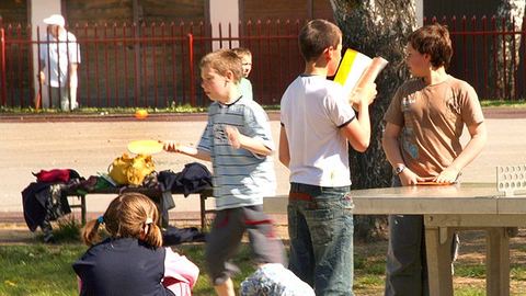 Uczniowie Szkoły Podstawowej nr 10 podczas przerwy. Placówka we wtorek ma przystąpić do strajku.
