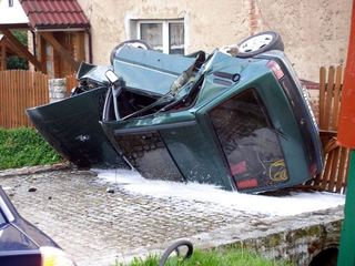 Drogowy horror na przystanku