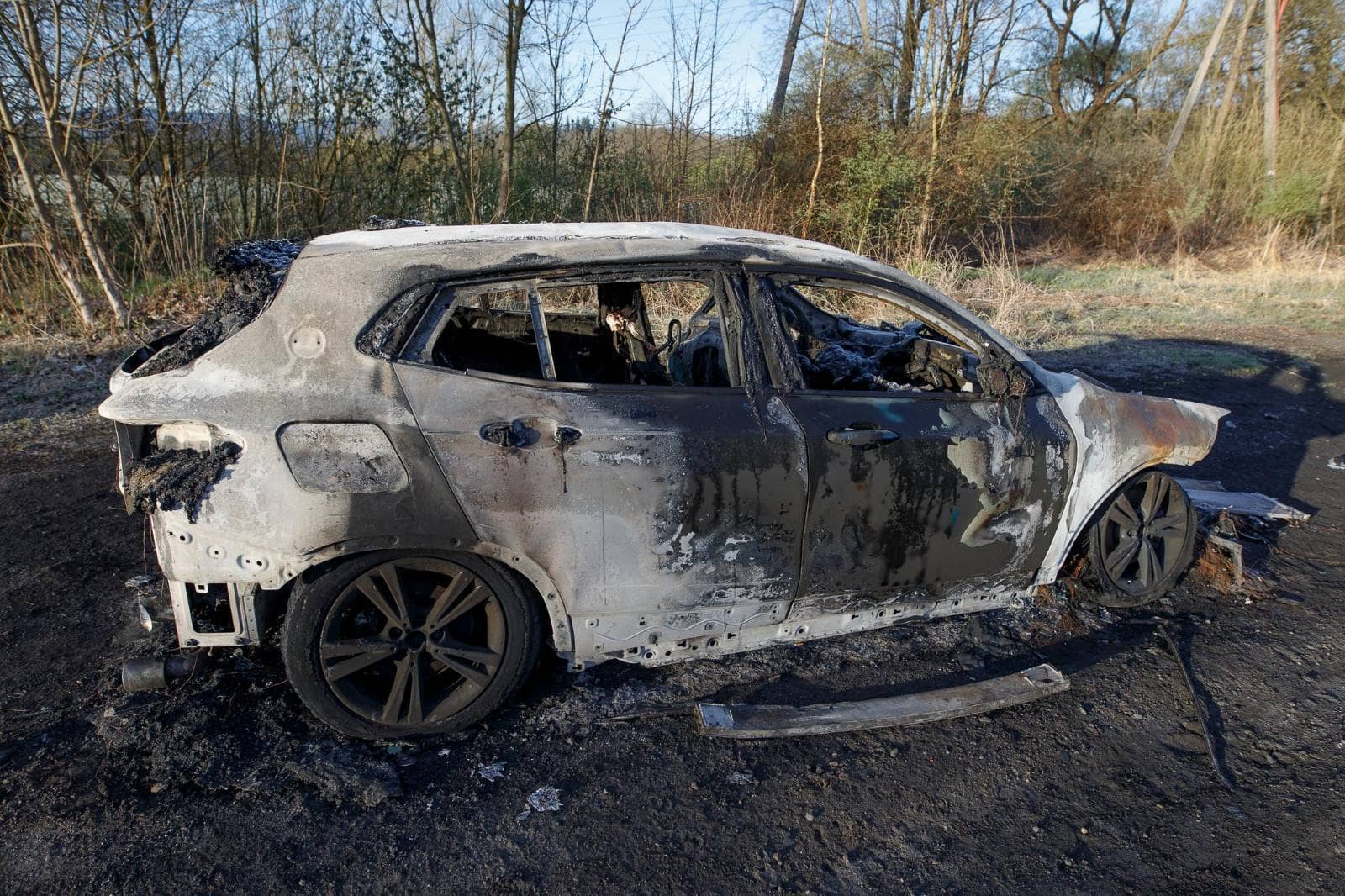 Kto spalił BMW w Dąbrowicy?