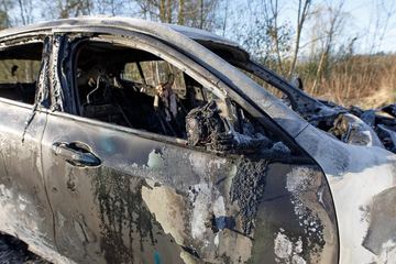 Kto spalił BMW w Dąbrowicy?