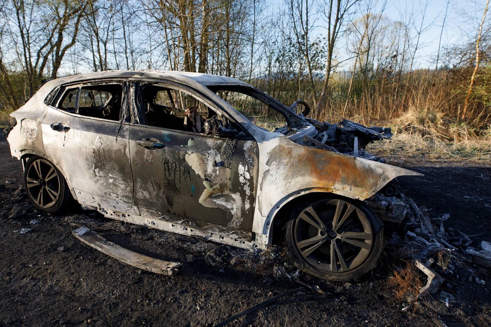 Kto spalił BMW w Dąbrowicy?
