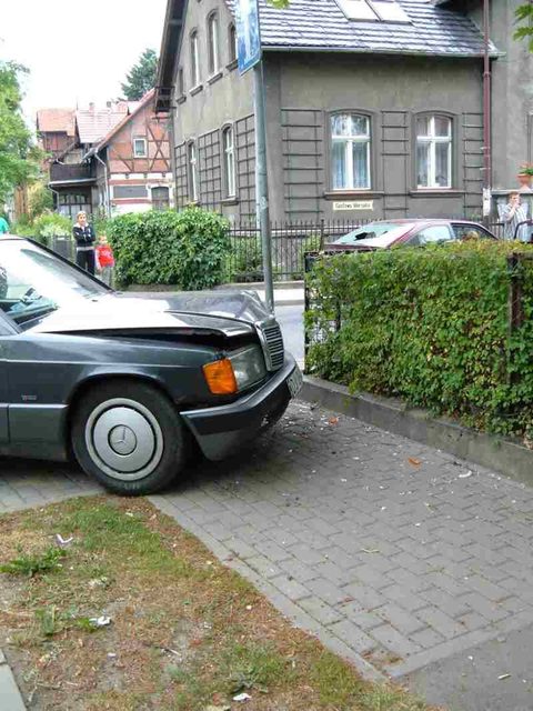 Przydzwonili na skrzyżowaniu
