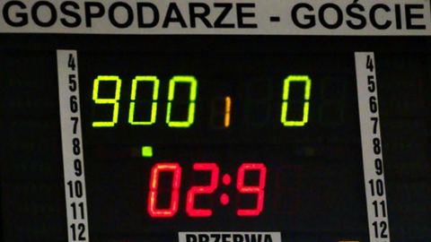 Jubileuszowe 900 punktów na 900–lecie istnienia miasta.