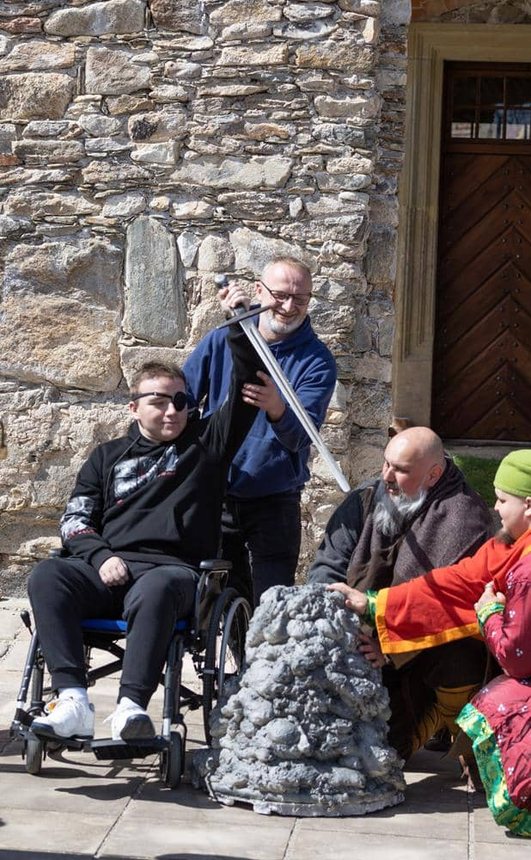 Widowisko rycerskie i pomoc dla Patryka