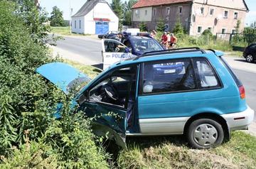 Mitsubishi rozbity, bo Niemka się zagapiła