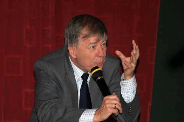 Jan Miodek podczas ubiegłorocznego wykładu w Kolegium Karkonoskim w Jeleniej Górze.