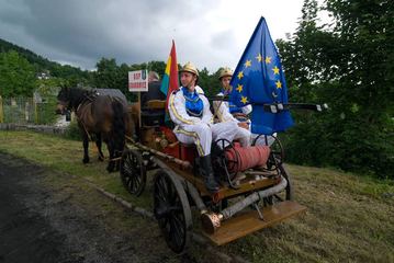 Czerwone zabytki przyjechały jak do pożaru