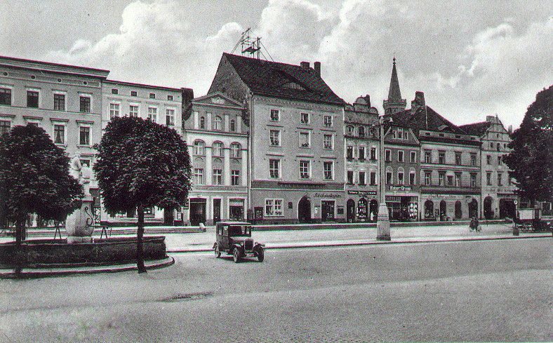 Opakują wielką płytę na starym mieście