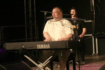 Gitarą i... niezwykle udane