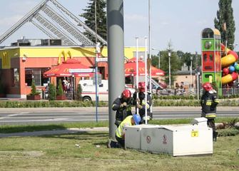 Wyciek gazu na stacji paliw – paraliż na drogach