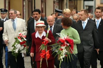 Honory wojskowym pod parasolami