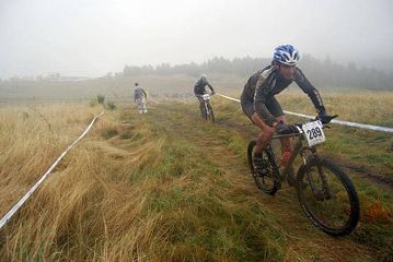 Deszczowe chmury nad Górą Szybowcową