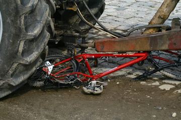 Rowerzystka poraniona przez ciągnik