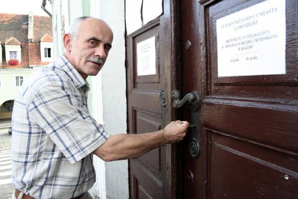 Czy w poniedziałek drzwi do ratusza otworzy Wiesław Ziółkowski, czy ktoś z pozostałej trójki kandydatów?