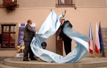 Bliźniacze miasta w imię jelenia