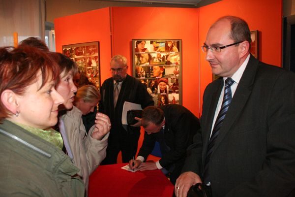 Basen na horyzoncie i litania żalów