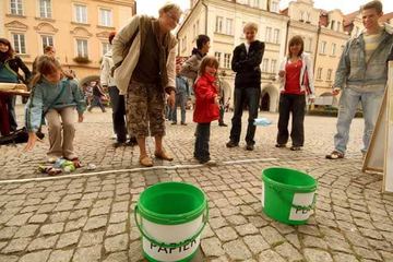 Dali śmieciom kosza