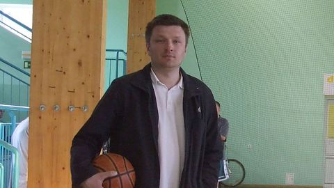 Być może, przybycie do naszego miasta w roli trenera koszykarek Finepharm KK AZS – Krzysztofa Szewczyka było najlepszym rozwiązaniem personalnym dla tego klubu.