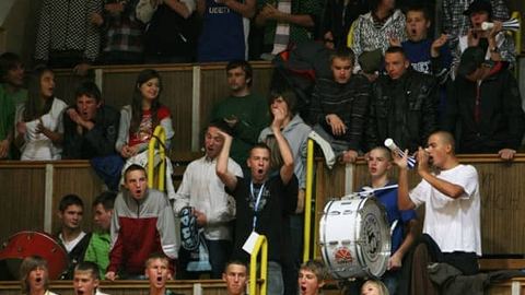 Nasi koszykarze mogą liczyć na gorący doping jeleniogórskich kibiców.