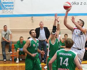 Koszykarze Sudetów pokonali efektownie faworyta po dramatycznym boju!