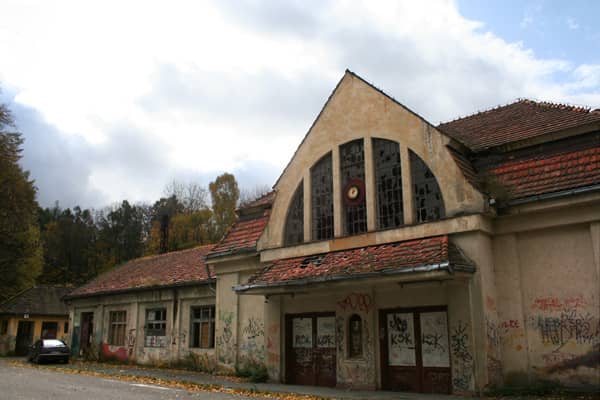 Ruszy maszyna po szynach ospale?