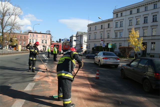 Wyciek oleju spowodował gigantyczne korki