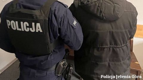 Agresja domowa zakończona zatrzymaniem – 42–latek odpowie przed sądem