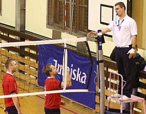 Siatkarze KU AZS Kolegium Karkonoskie przegrywają z faworytem